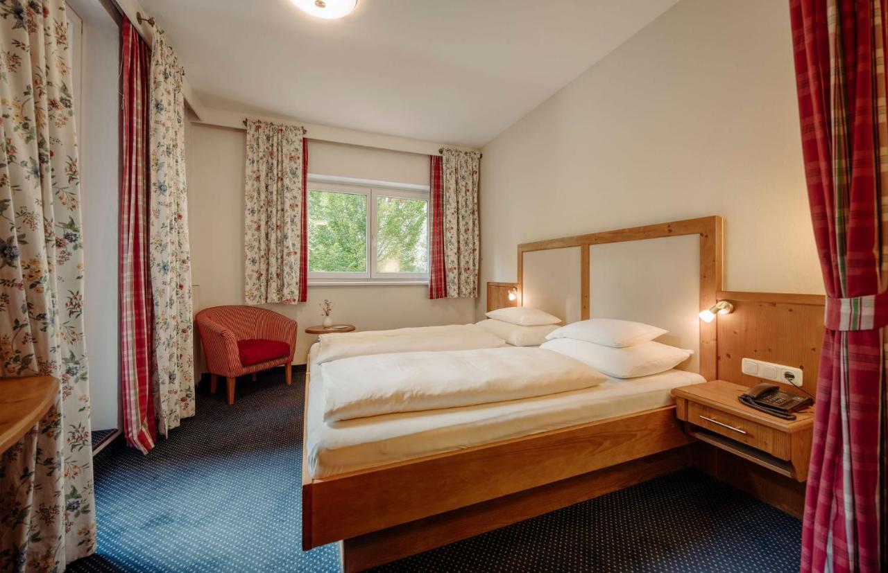 Hotel Familien Saalbach-Hinterglemm Pokój zdjęcie
